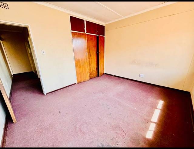 2 BEDROOM APARTMENT FOR SALE IN VANDERBIJLPARK CENTRAL